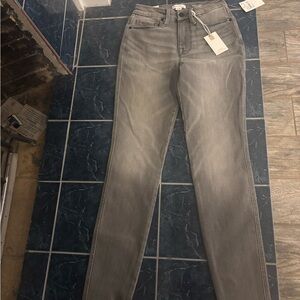 Good American Good Leg Skinny Jeans